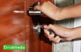 Противостояние двух древнейших профессий 