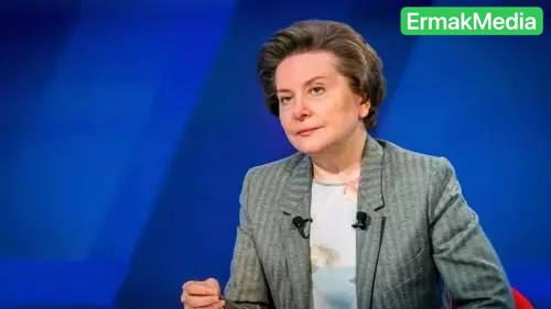 «Единственная женщина-губернатор ушла в отставку.» «Единственная женщина-губернатор ушла в отставку.»