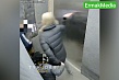 Женщина в лифте избила чужого ребенка
