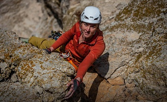 Трагическая гибель российской альпинистки Надежды Оленевой в горах Непала